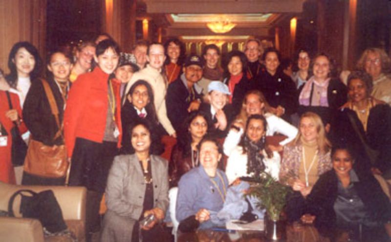 性平協會2004年赴澳洲參與IFUW